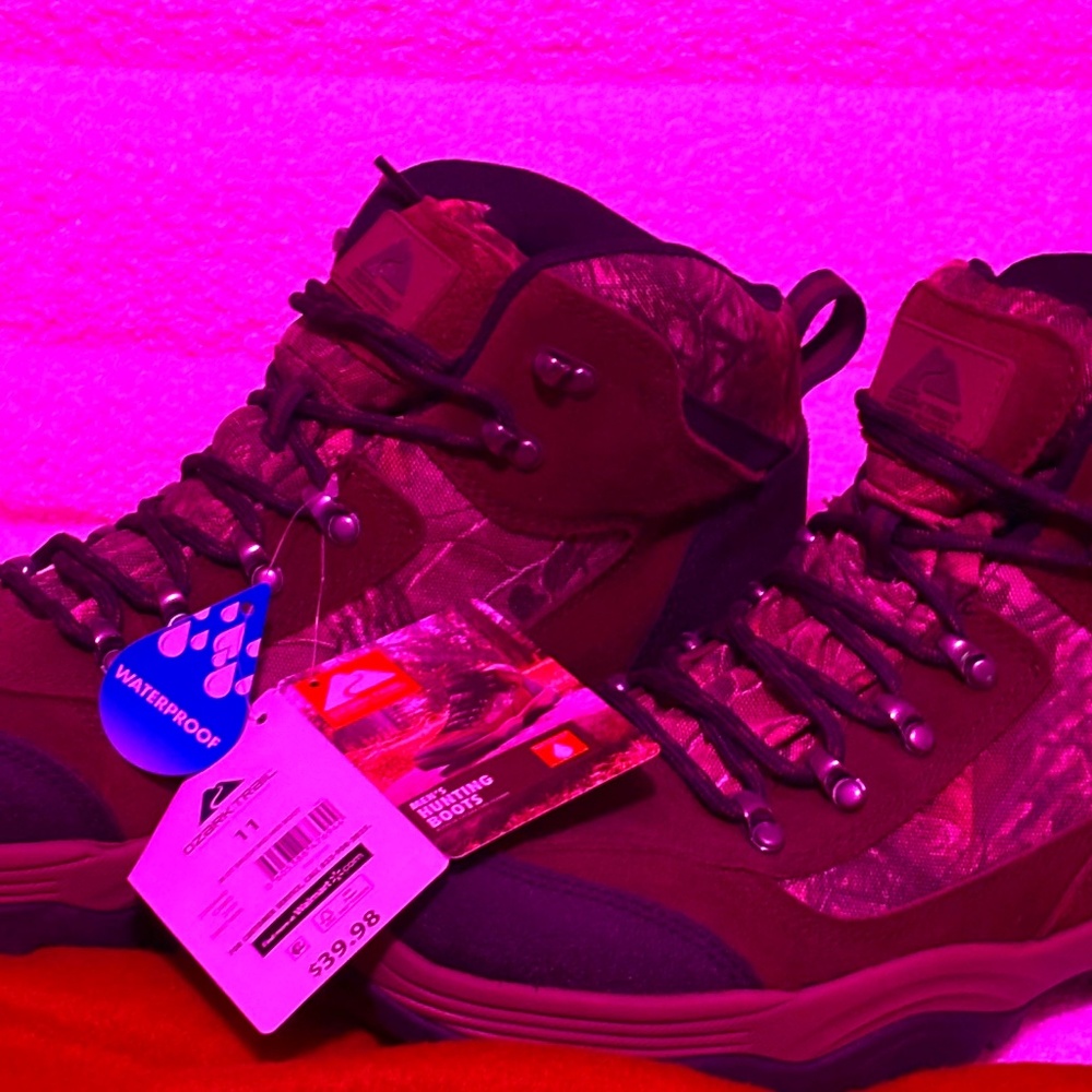 Ozark Trail M OT Brush Mid Her Boot sz 11 NWT